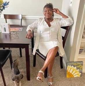 Meet your Posher, Sandra